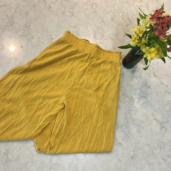 NWOT Palazzo Beach Pants with Pockets - Picture 4 of 5